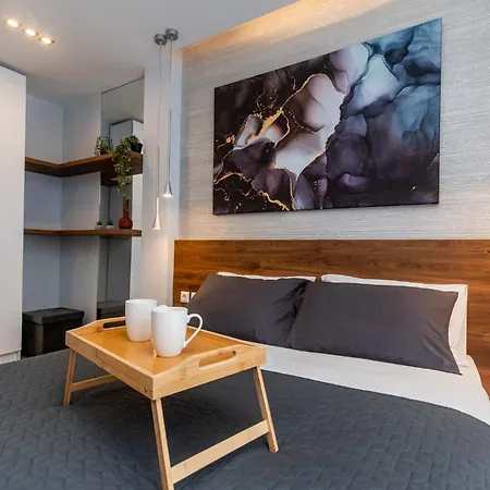 Urban Jungle Apartment *