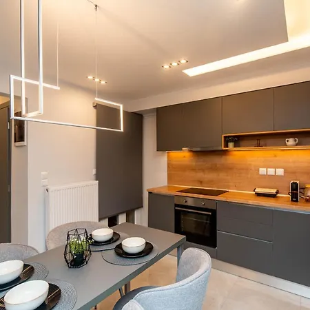 Urban Jungle Apartment Thessaloniki