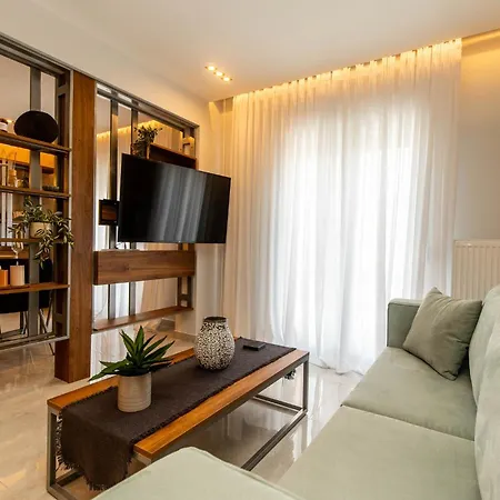Urban Jungle Apartment *